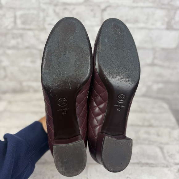 Chanel Burgundy Quilted Leather Scallop Detail CC Block Heel Pumps Size 40 US 10 - Picture 7 of 11